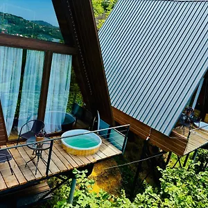 https://wayside-cottage.batumihotels.net